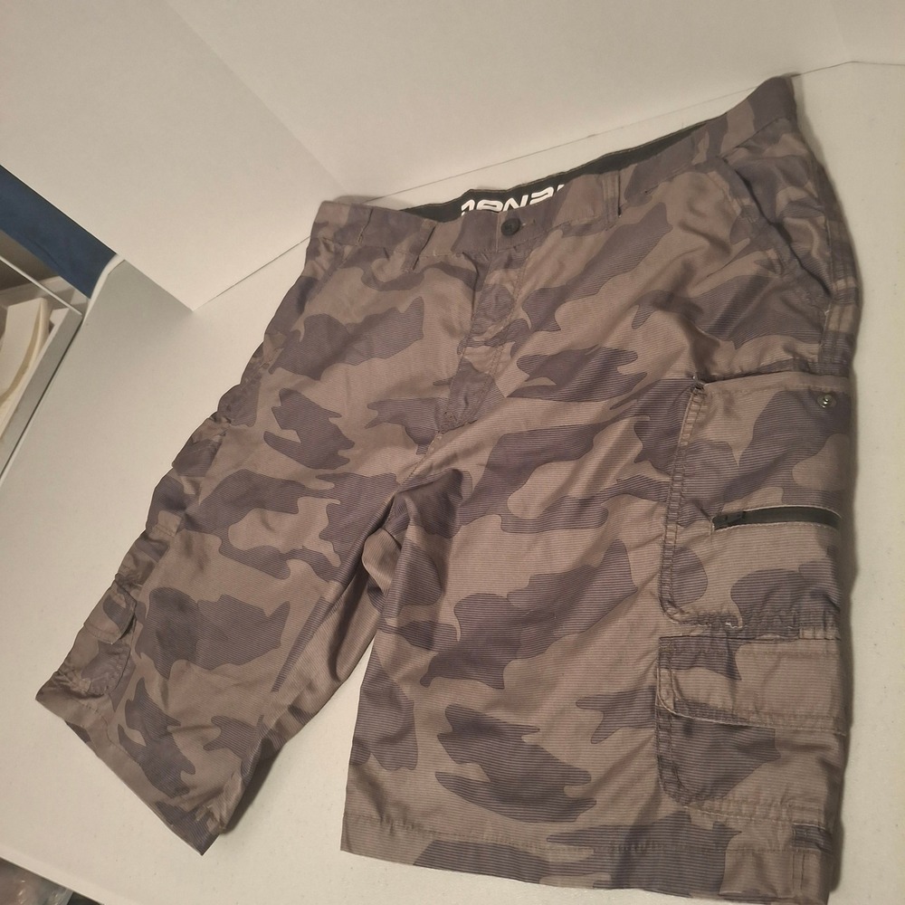 DENALI Mens Cargo Shorts Camo Print Size 40‎ Polyester Flat Front Casual Outdoor